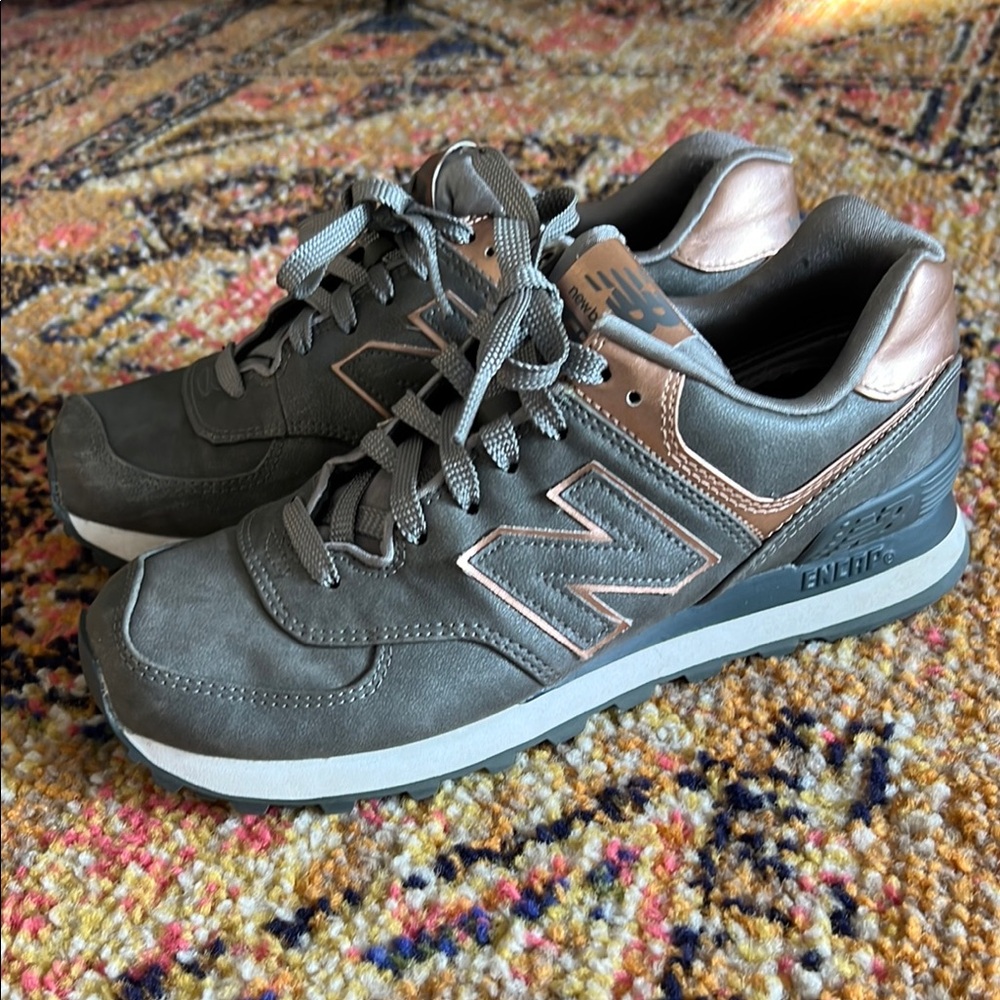 New Balance 574 Women's Gray mink & Rose Gold Sneakers